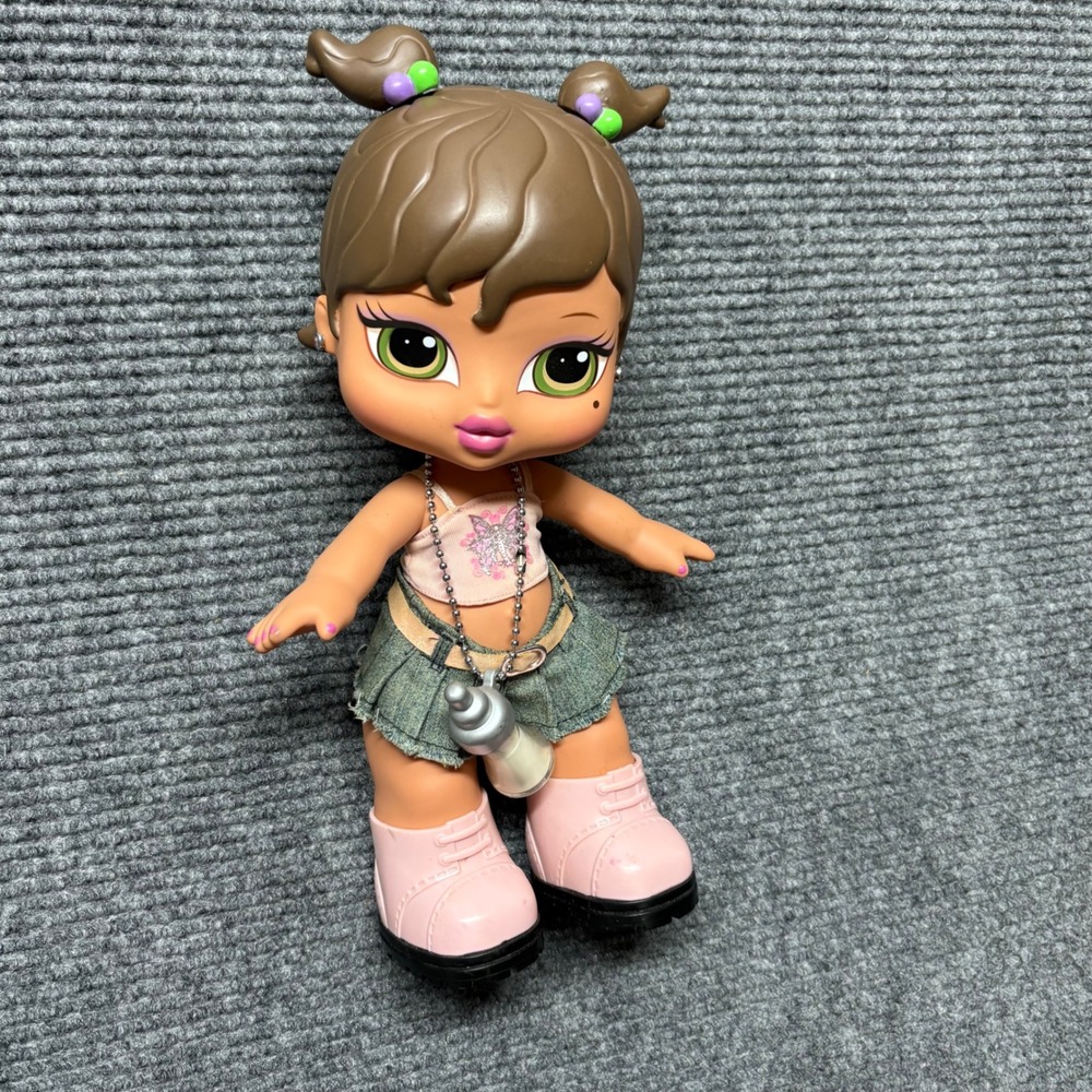 Bratz Babyz Yasmin Doll MGA Pink Top Denim Skirt Bottle Necklace 13in Tall - Picture 4 of 6